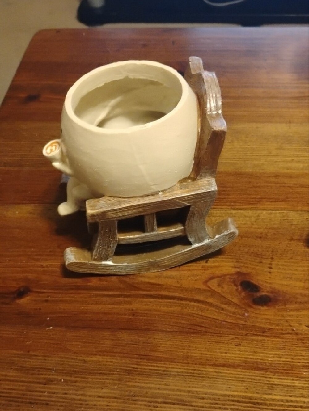 5/$20 New Cute Cream Rocking Chair  Planter With Smily Face And Coffee Accent - Picture 2 of 8